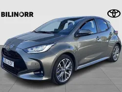 Grön Begagnad 2024 Toyota Yaris Hybrid Style Halvkombi | 269 900 kr (Bra pris)
