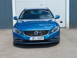 Blå Begagnad 2016 Volvo V60 Momentum Kombi | 119 000 kr (Marknadspris)
