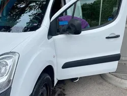 Vit Begagnad 2017 Peugeot Partner Minibuss | 80 000 kr (Bra pris)