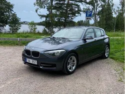Grå Begagnad 2012 BMW 118 Sport Line Halvkombi | 70 000 kr (Marknadspris)
