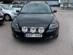 Svart Begagnad 2004 Volvo V50 Kinetic Kombi | 34 900 kr (Marknadspris)