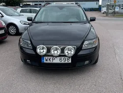 Svart Begagnad 2004 Volvo V50 Kinetic Kombi | 34 900 kr (Marknadspris)