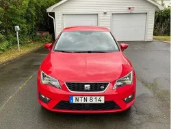 Röd Begagnad 2015 Seat Leon FR Halvkombi | 107 000 kr (Marknadspris)