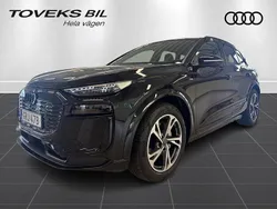 Svart (mytsvart metallic) Ny 2025 Audi Q6 e-tron Design SUV | 1 000 100 kr (Lite dyr)
