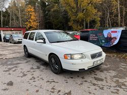 Vit Begagnad 2006 Volvo V70 Kinetic Kombi | 59 900 kr (Lite dyr)
