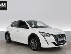 Vit Begagnad 2023 Peugeot e-208 Active Halvkombi | 248 900 kr (Dyr)