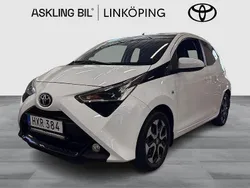 Vit Begagnad 2018 Toyota Aygo X-play Halvkombi | 99 000 kr (Marknadspris)