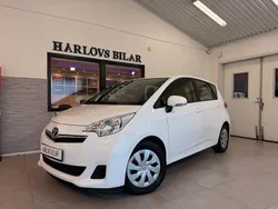 Vit Begagnad 2014 Toyota Verso-S Multidrive S Minibuss | 127 000 kr (Dyr)