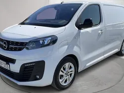 Vit Begagnad 2023 Opel Vivaro-e Combi Van | 300 000 kr