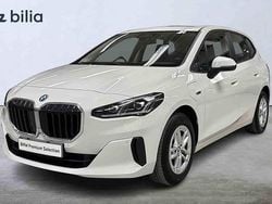 Vit Begagnad 2023 BMW 225 Active Tourer Minibuss | 299 900 kr (Marknadspris)