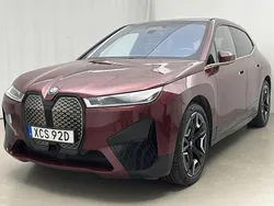 Röd Begagnad 2022 BMW iX Sport Line SUV | 449 000 kr (Superpris)