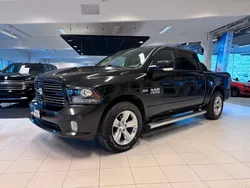 Svart (svart / svart skinninredning) Begagnad 2016 Dodge Ram Pickup | 498 750 kr