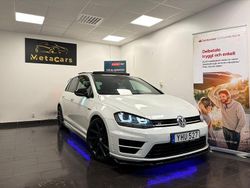 Vit Begagnad 2017 VW Golf VII R Halvkombi | 269 900 kr (Lite dyr)