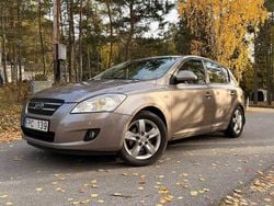 Mörkgrå Begagnad 2007 Kia Ceed EX Halvkombi | 18 900 kr (Marknadspris)