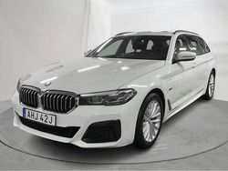 Vit Begagnad 2022 BMW 530 M Sport Kombi | 374 000 kr