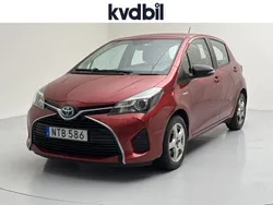 Röd (röd metallic) Begagnad 2015 Toyota Yaris Hybrid Active Halvkombi | 114 900 kr (Bra pris)