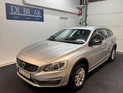 Silver Begagnad 2016 Volvo V60 CC Summum Kombi | 149 900 kr (Bra pris)