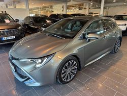 Grön Begagnad 2019 Toyota Corolla Hybrid Executive Halvkombi | 229 000 kr (Marknadspris)