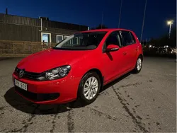 Röd Begagnad 2010 VW Golf VI Halvkombi | 79 000 kr (Marknadspris)