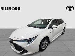 Vit Begagnad 2021 Toyota Corolla Style Kombi | 264 900 kr (Marknadspris)