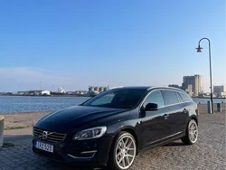 Svart Begagnad 2015 Volvo V60 Ocean Race Kombi | 149 999 kr (Marknadspris)