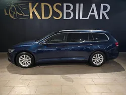 Mörkblå Begagnad 2015 VW Passat Kombi | 135 000 kr (Marknadspris)