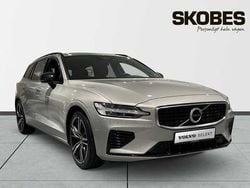Vit Begagnad 2020 Volvo V60 R-Design Kombi | 369 900 kr (Marknadspris)