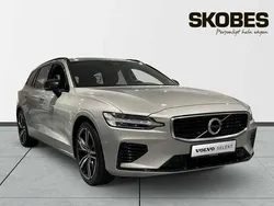 Vit Begagnad 2020 Volvo V60 R-Design Kombi | 369 900 kr (Marknadspris)