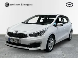 Vit Begagnad 2017 Kia Ceed Advance Halvkombi | 142 000 kr (Marknadspris)