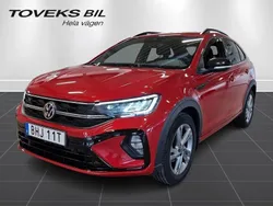 Röd (kings red metallic) Begagnad 2022 VW Taigo R-line SUV | 269 900 kr (Marknadspris)
