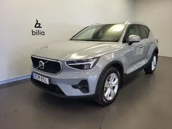 Grå Begagnad 2023 Volvo XC40 Core SUV | 359 500 kr (Lite dyr)