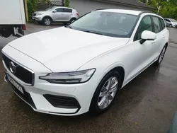 Vit Begagnad 2019 Volvo V60 Momentum Kombi | 219 900 kr (Marknadspris)