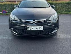 Svart Begagnad 2012 Opel Astra GTC Halvkombi | 67 800 kr
