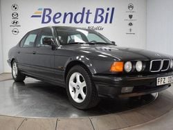 Svart Begagnad 1989 BMW 750 Shadowline Sedan | 249 500 kr