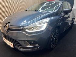 Grå Begagnad 2017 Renault Clio IV Intens Halvkombi | 64 900 kr (Marknadspris)
