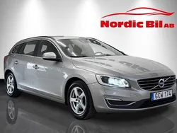 Ljusbrun (brun) Begagnad 2016 Volvo V60 Momentum Kombi | 99 900 kr (Marknadspris)