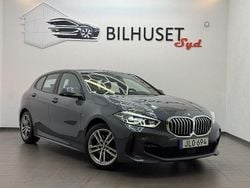 Mörkgrå (grå) Begagnad 2021 BMW 118 M Sport Halvkombi | 258 500 kr (Lite dyr)
