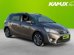 Silver/grå Begagnad 2016 Toyota Verso Minibuss | 174 900 kr (Marknadspris)