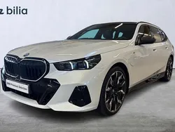 Vit Begagnad 2024 BMW 530e M Sport Kombi | 819 000 kr