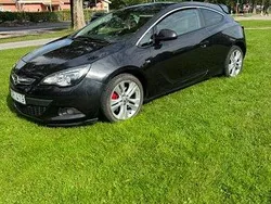 Svart Begagnad 2012 Opel Astra GTC Halvkombi | 59 800 kr
