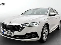 Vit (candy white) Begagnad 2023 Skoda Octavia Style Kombi | 349 900 kr (Marknadspris)