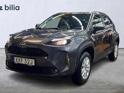 Grå Begagnad 2024 Toyota Yaris Cross Active SUV | 269 900 kr (Marknadspris)