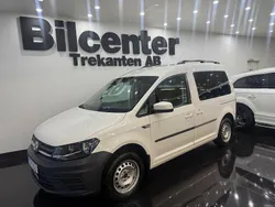 Vit Begagnad 2017 VW Caddy Minibuss | 139 900 kr