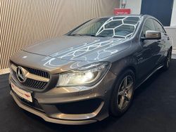 Mörkgrå (grå) Begagnad 2015 Mercedes CLA200 AMG Sportkupé | 174 900 kr (Marknadspris)