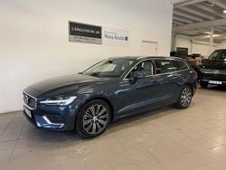 Mörkblå Begagnad 2021 Volvo V60 Inscription Kombi | 349 900 kr (Marknadspris)