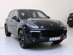 Svart Begagnad 2017 Porsche Cayenne SUV | 359 900 kr (Dyr)