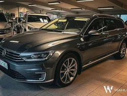 Mörkgrå Begagnad 2016 VW Passat GTE Kombi | 164 900 kr (Lite dyr)