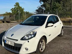 Vit Begagnad 2012 Renault Clio R.S. Halvkombi | 32 000 kr (Marknadspris)