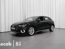 Svart (brilliantsvart) Begagnad 2023 Audi A3 Sportback Kombi | 249 500 kr (Marknadspris)