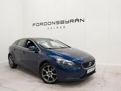 Blå Begagnad 2015 Volvo V40 Ocean Race Kombi | 109 800 kr (Marknadspris)